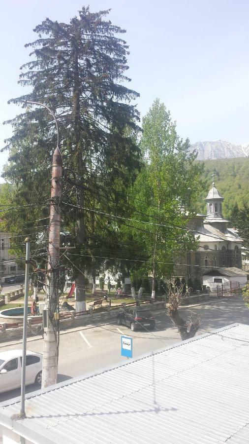 Casa Centrala Azuga Zewnętrze zdjęcie